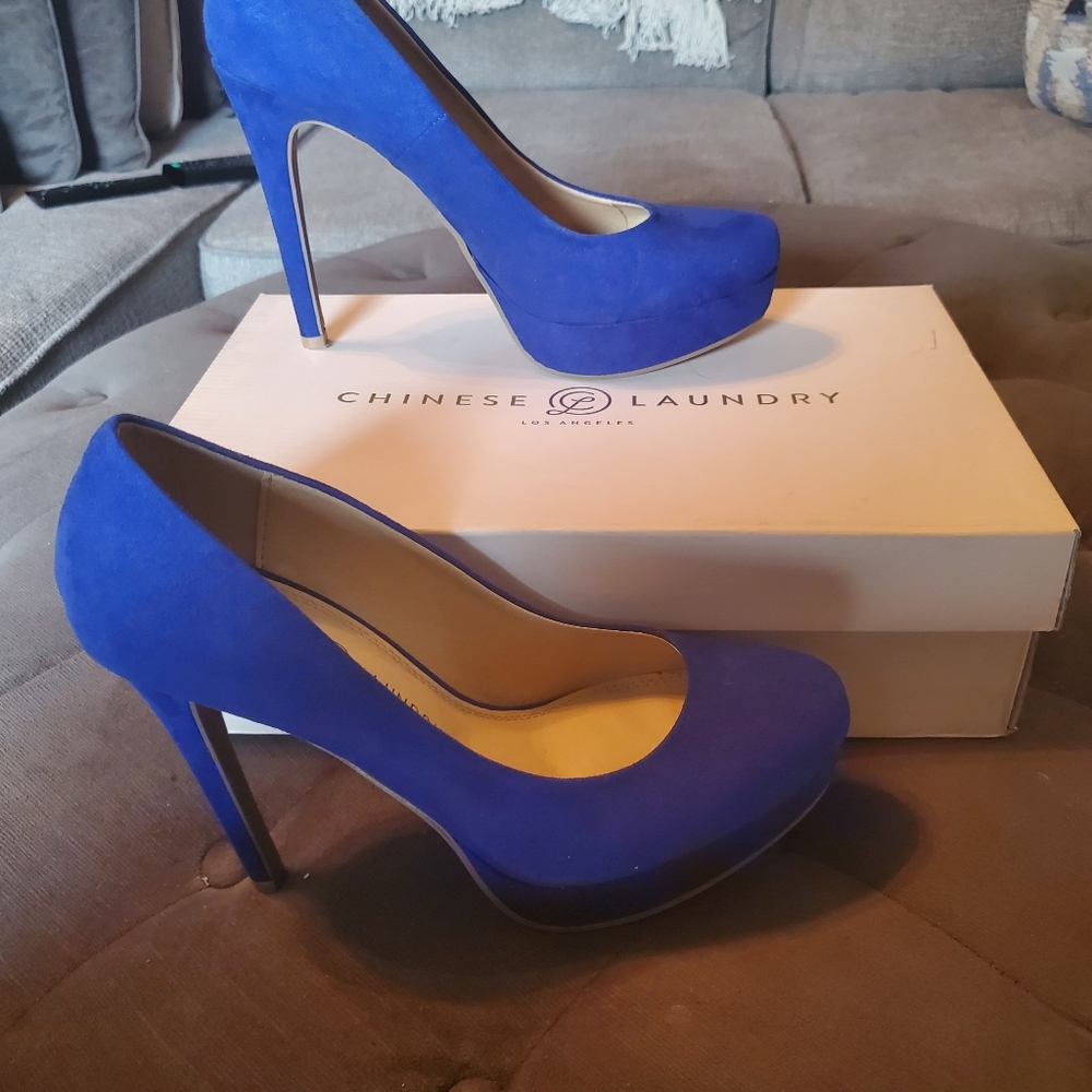 Blue Chinese laundry heels